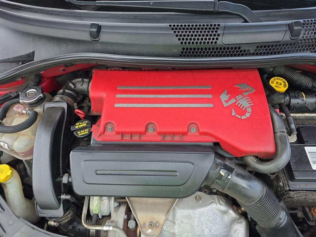 Used 2013 FIAT 500 Abarth w/ Beats Audio Pkg FWD image 23