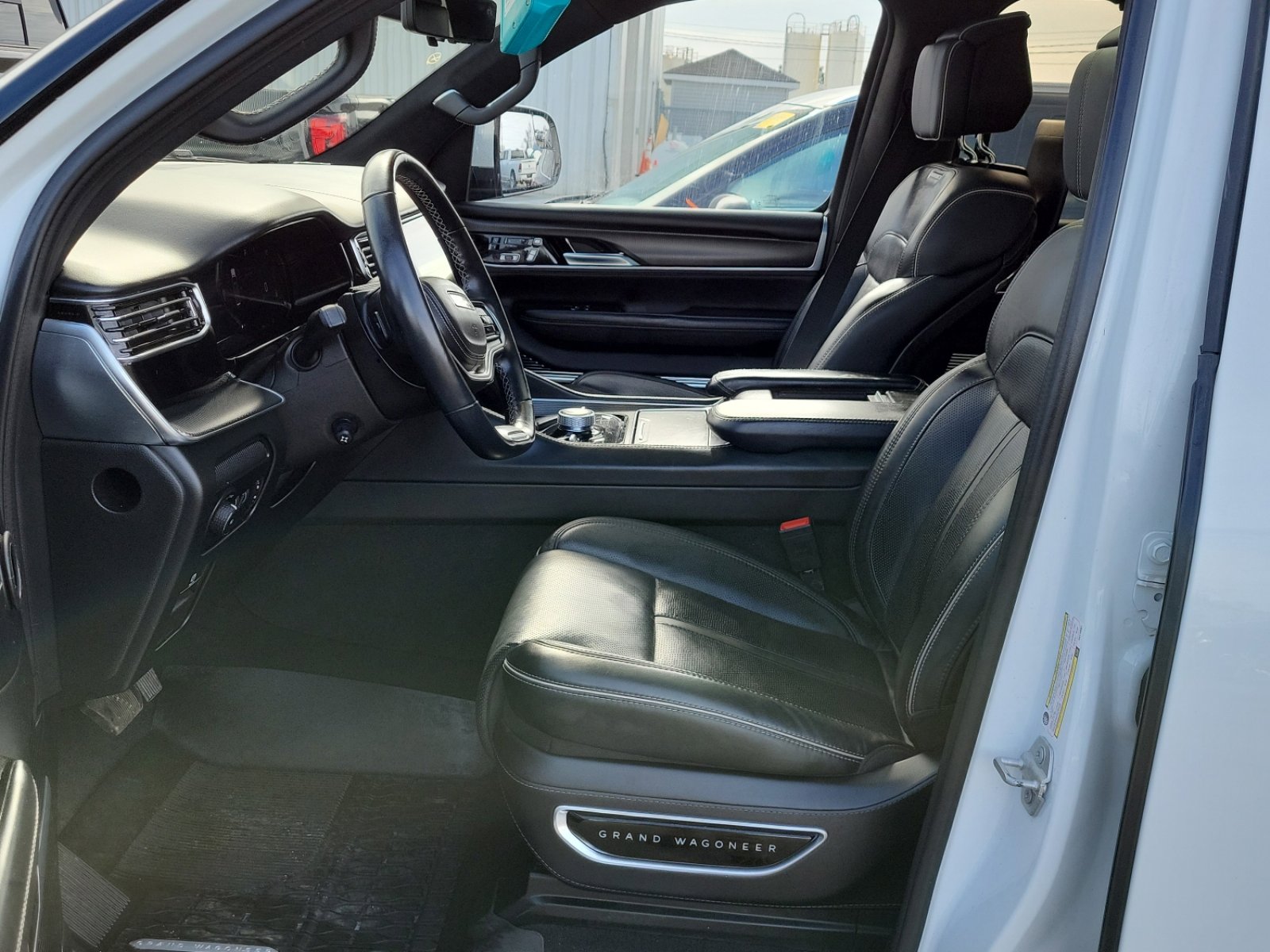 Used 2022 Jeep Grand Wagoneer Series II AWD/4WD image 10