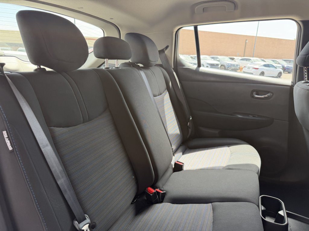 Used 2025 Nissan Leaf S FWD image 34