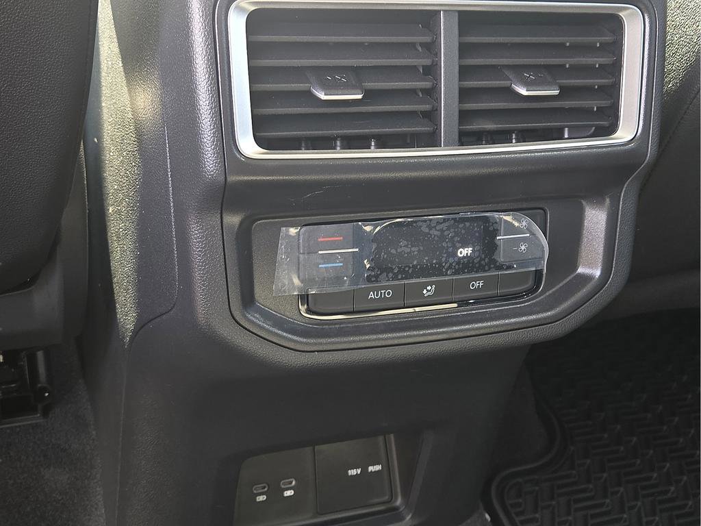 New 2026 Volkswagen Atlas SE image 12