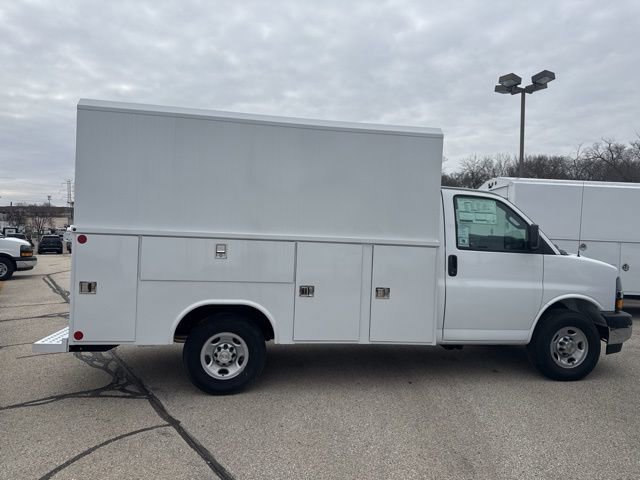 New 2025 Chevrolet Express 3500 w/ Power Convenience Package RWD image 4