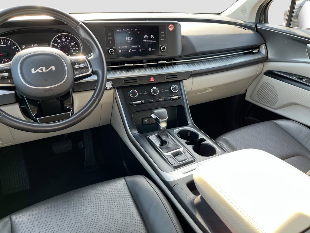 Certified 2024 Kia Carnival LX image 23