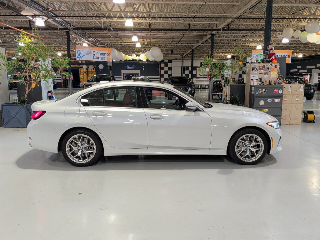 Certified 2025 BMW 330i xDrive Sedan w/ Premium Package AWD/4WD image 8