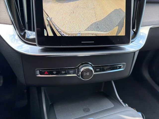 New 2026 Volvo XC90 B6 Plus w/ Protection Package Premier AWD/4WD image 23