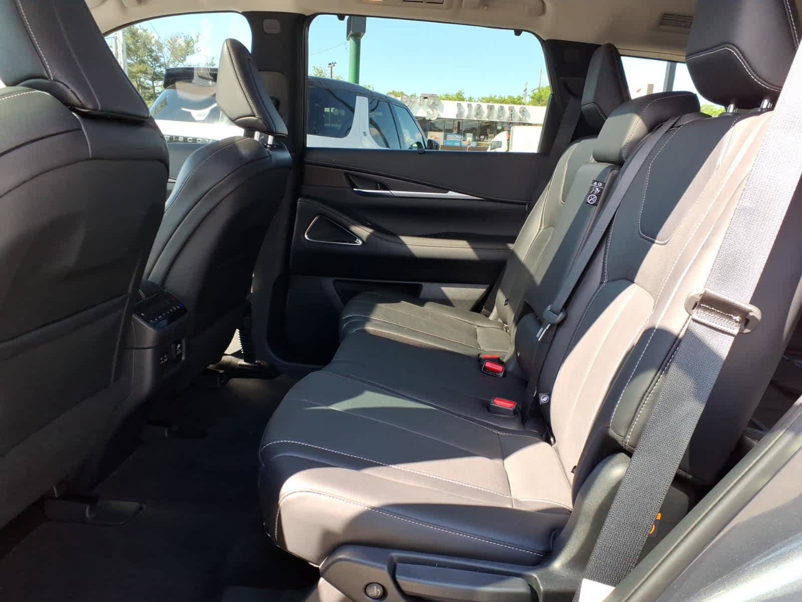 Certified 2023 INFINITI QX60 Sensory w/ Cargo Package AWD/4WD image 13