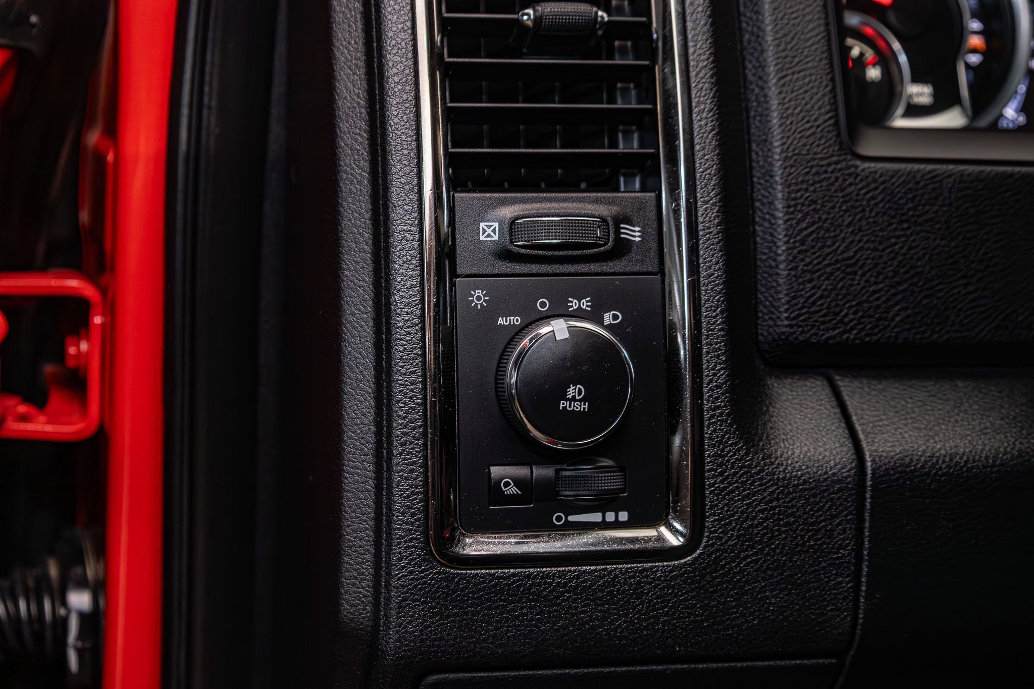 Used 2016 RAM 1500 Sport w/ Convenience Group image 16