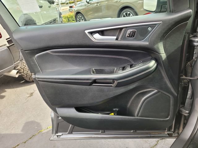 Used 2024 Ford Edge Titanium image 30