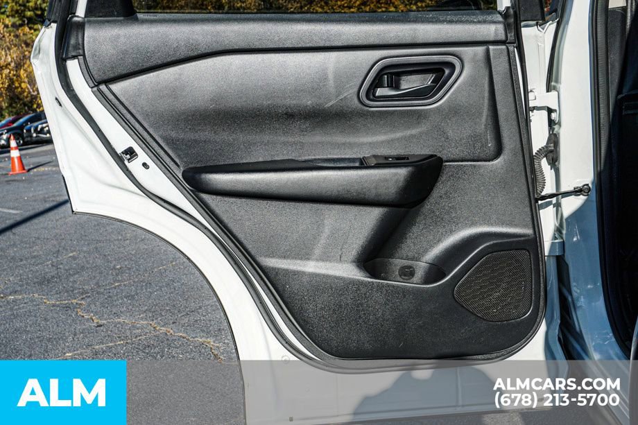 Used 2024 Nissan Rogue S image 48