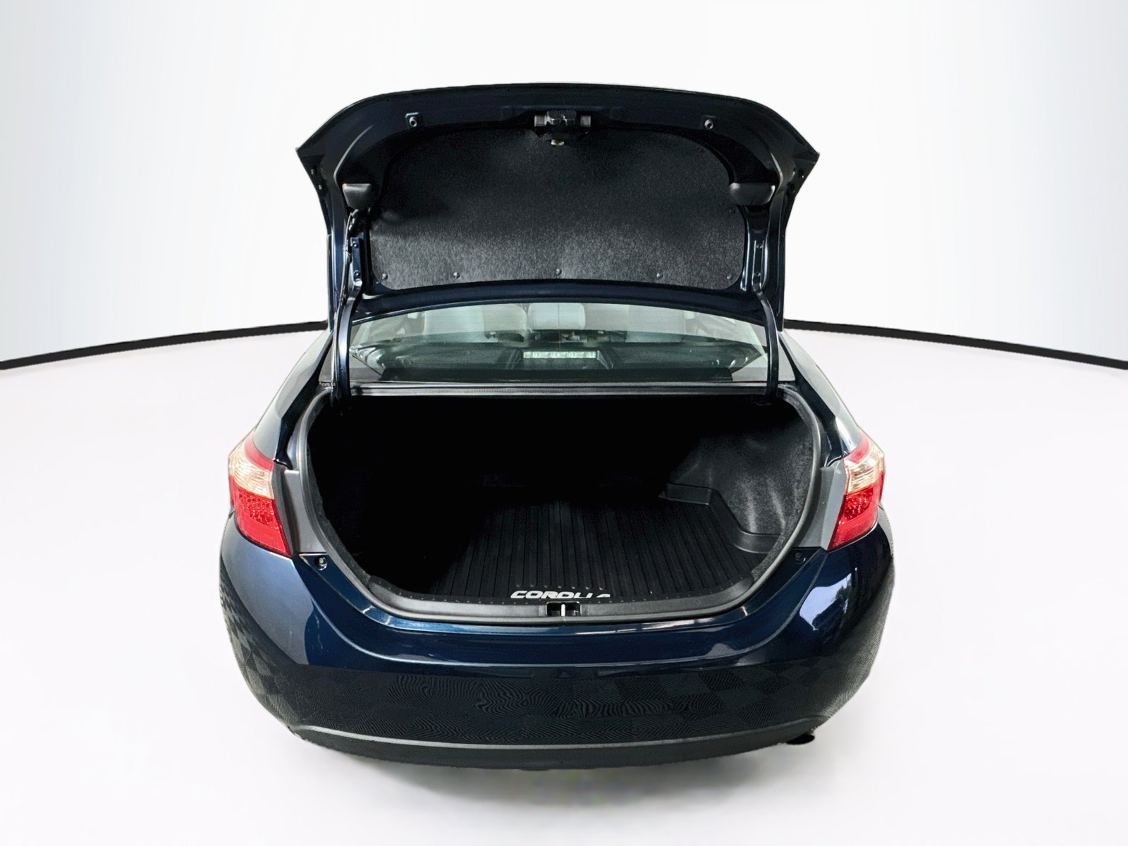Used 2018 Toyota Corolla LE FWD image 23