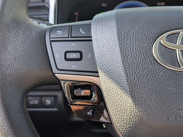 Used 2025 Toyota Camry LE image 14