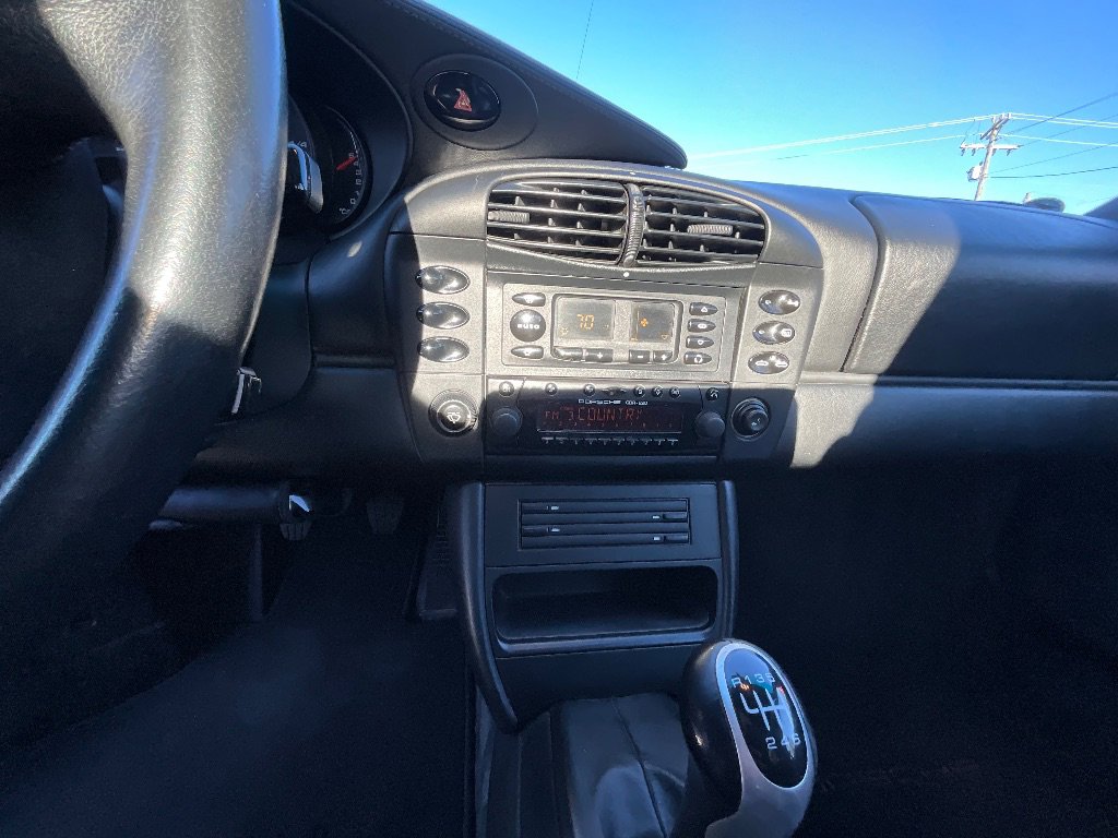 Used 2000 Porsche 911 Cabriolet image 21