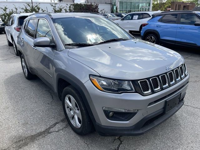 Used 2020 Jeep Compass Latitude w/ Cold Weather Group AWD/4WD image 13