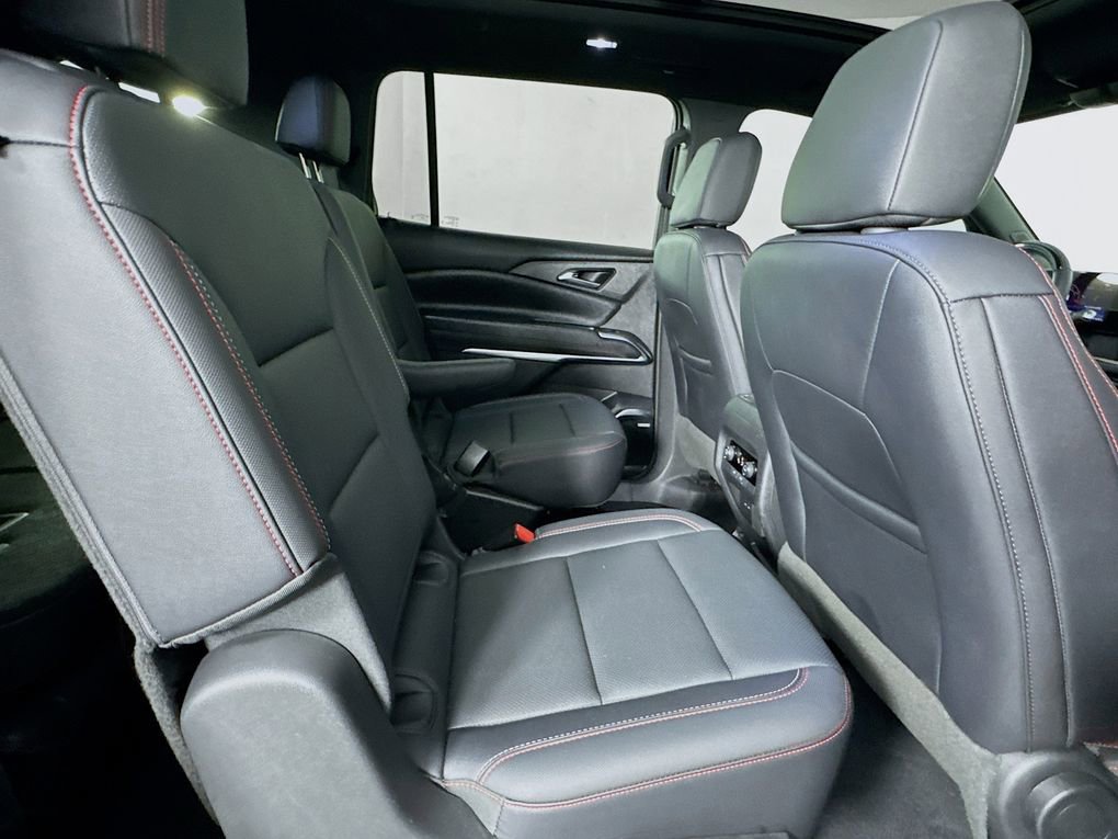 Used 2025 Chevrolet Traverse Z71 w/ Enhanced Driving Package image 28