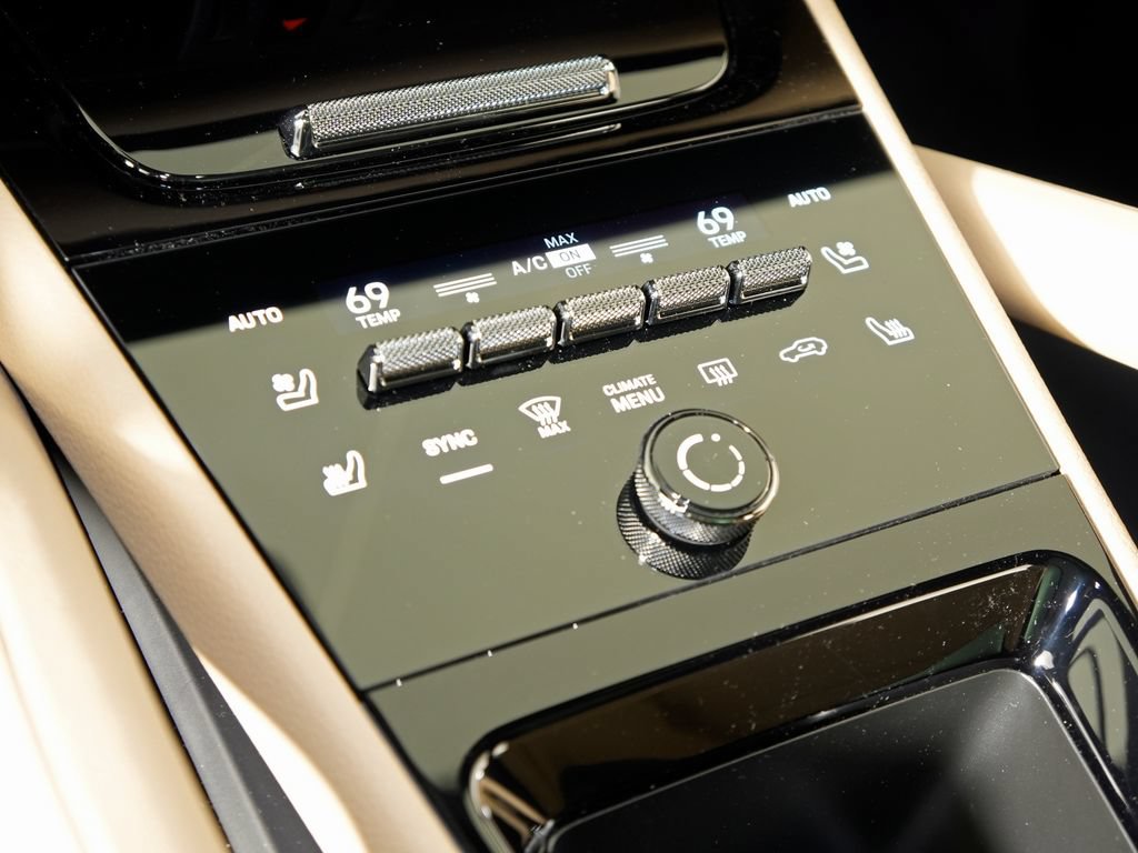 Certified 2026 Porsche Cayenne AWD/4WD image 31