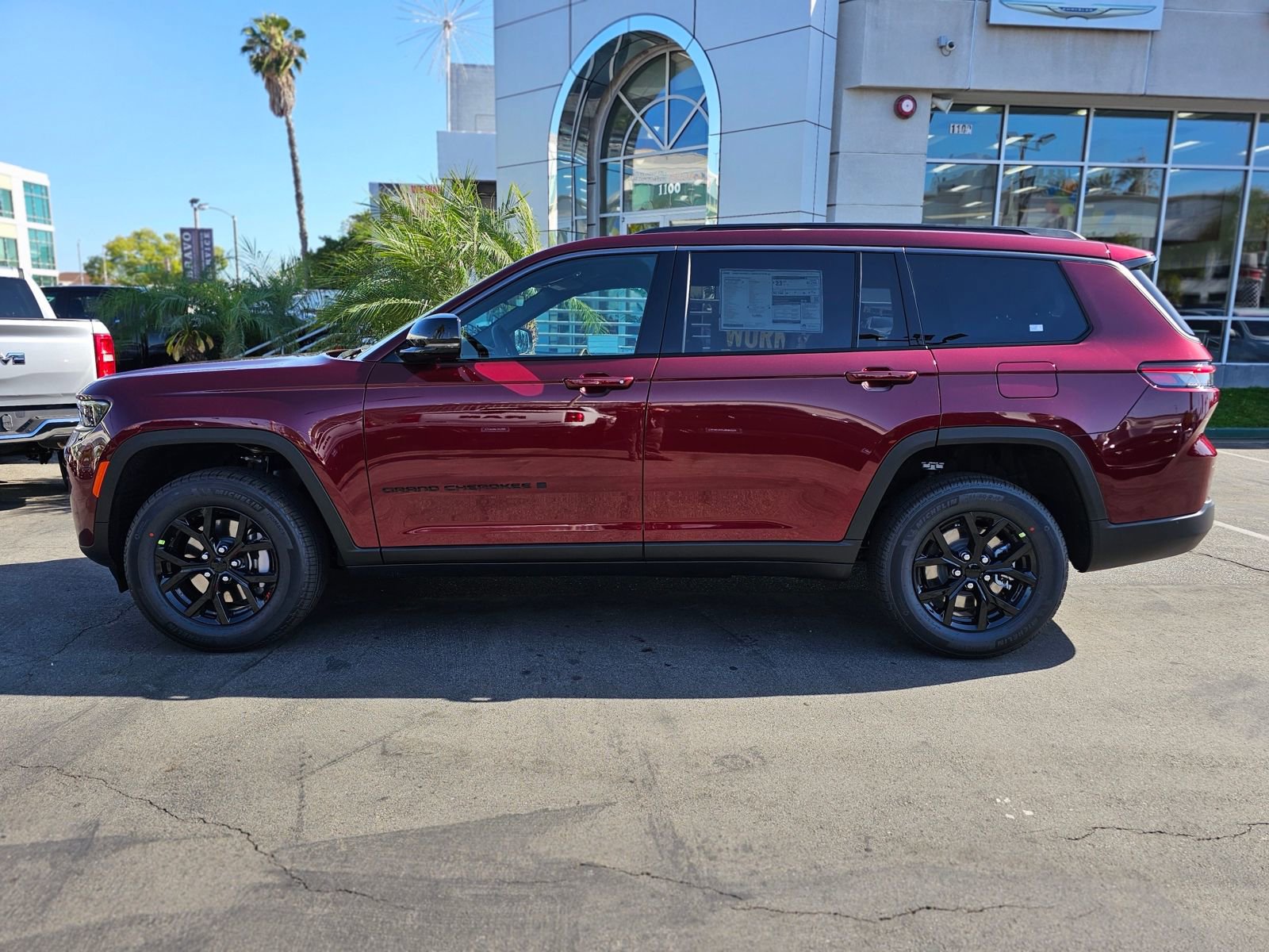New 2026 Jeep Grand Cherokee L 2WD image 4