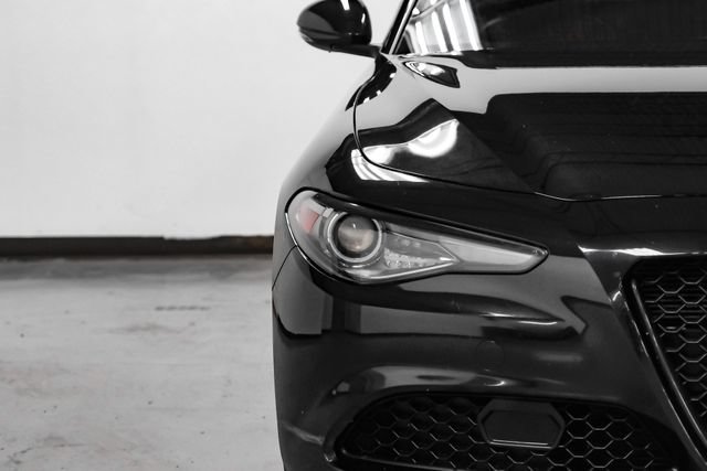 Used 2020 Alfa Romeo Giulia w/ Nero Edizione RWD image 39