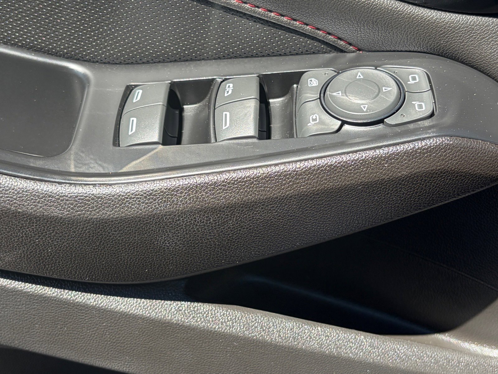 Used 2023 Chevrolet Traverse RS image 12