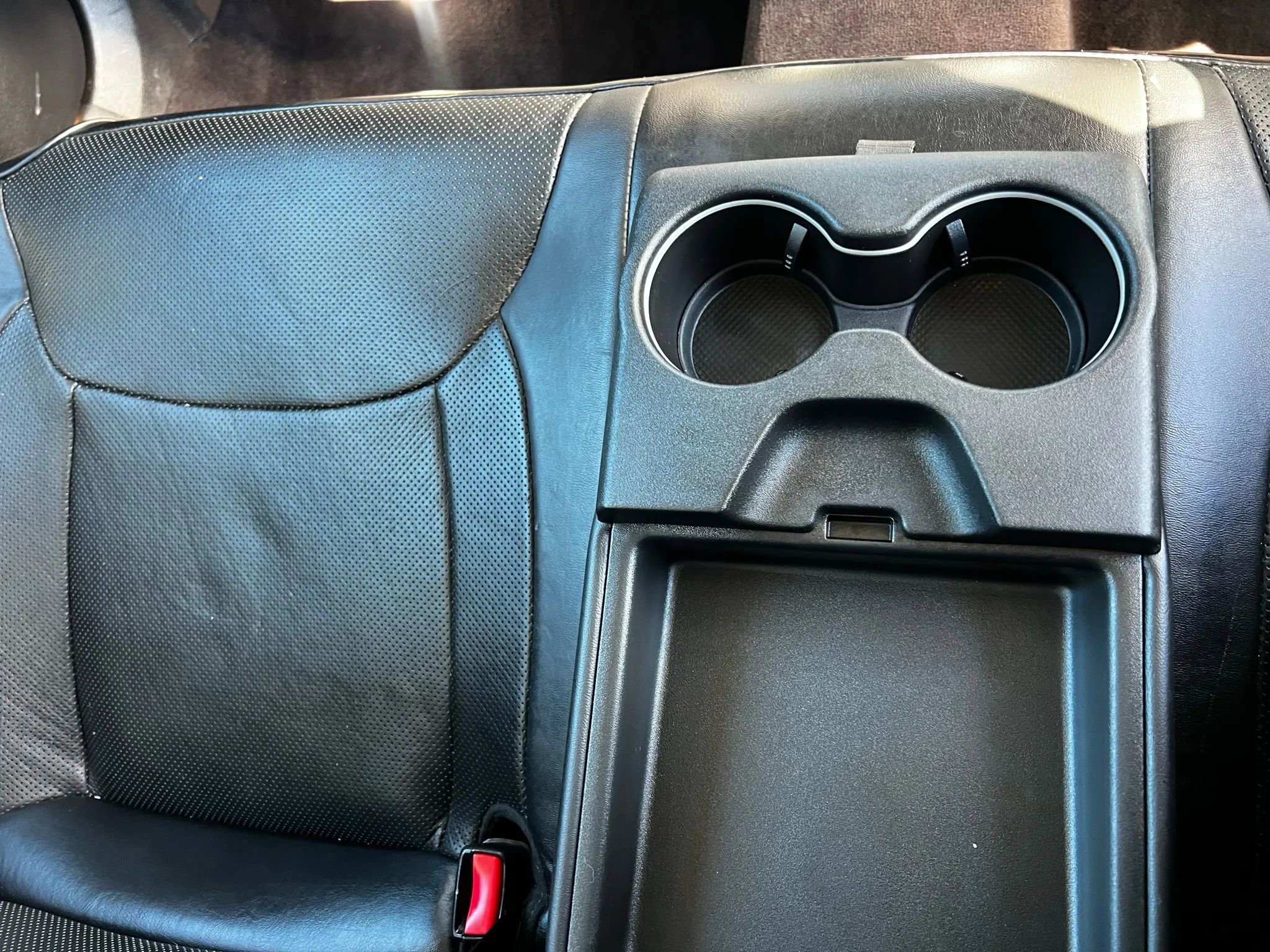 Used 2016 Chrysler 300 C image 24