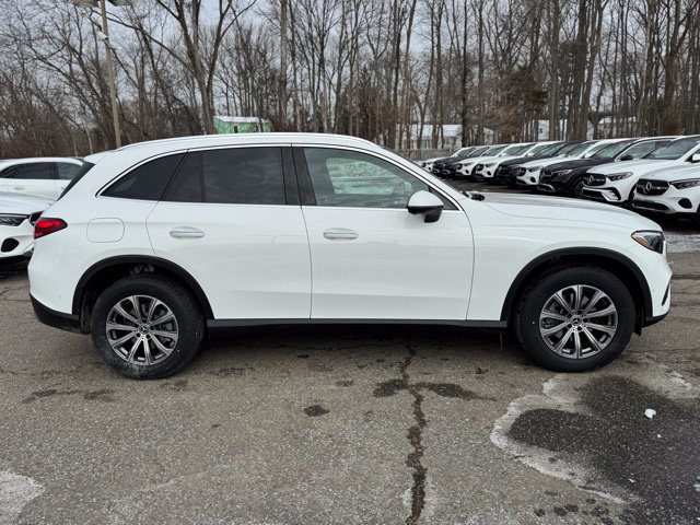 Used 2026 Mercedes-Benz GLC 300 4MATIC image 2