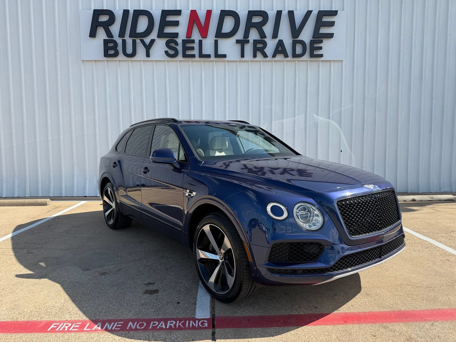 Used 2019 Bentley Bentayga AWD/4WD image 9
