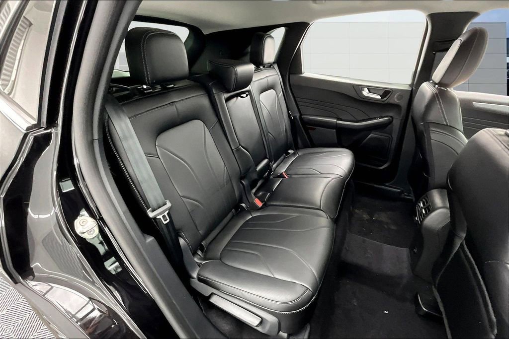 New 2025 Ford Escape SE w/ PHEV Premium Package FWD image 10