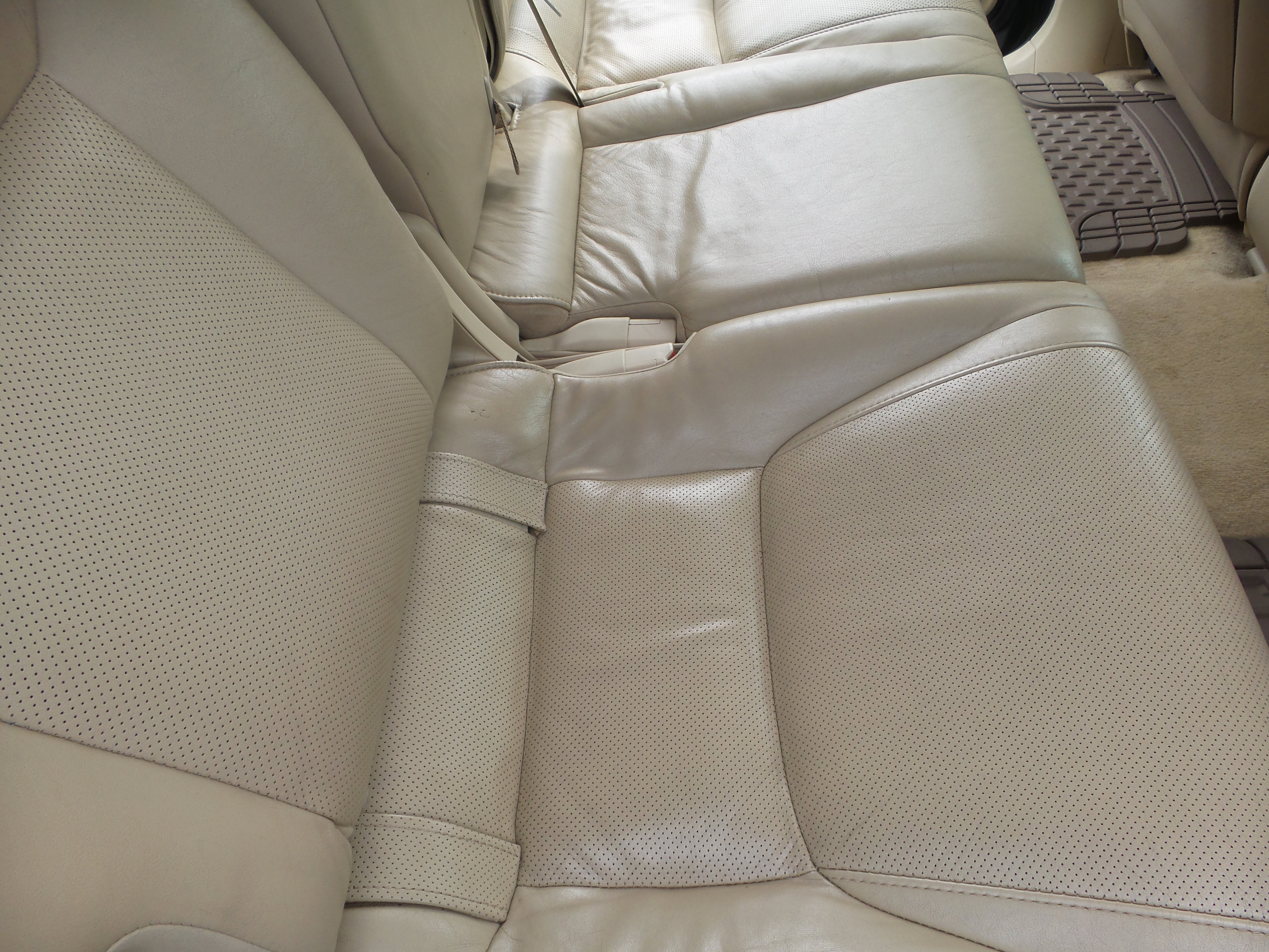 Used 2011 Lexus LX 570 4WD image 45