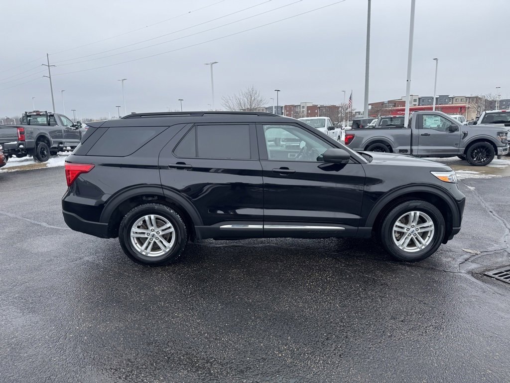 Certified 2023 Ford Explorer XLT w/ Equipment Group 202A image 3