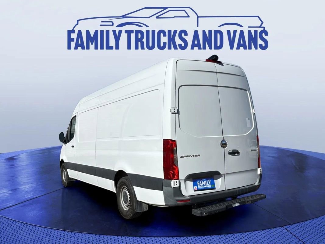 Used 2021 Freightliner Sprinter 2500 image 3