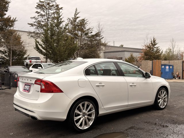 Used 2017 Volvo S60 T5 Inscription image 5