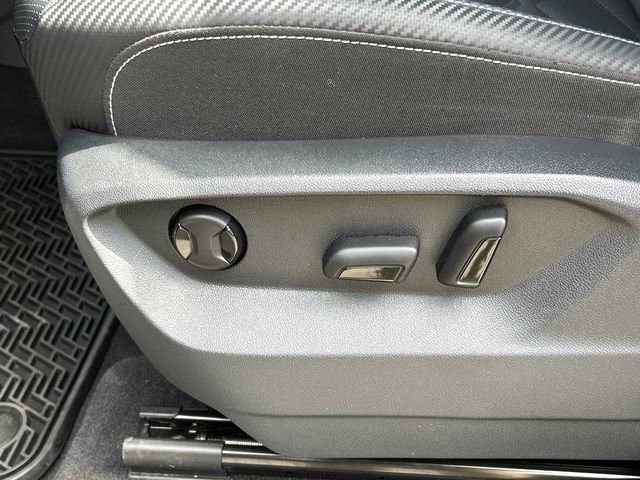 Certified 2025 Volkswagen Atlas Cross Sport SE image 11