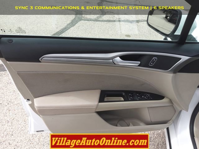 Used 2020 Ford Fusion SE image 8