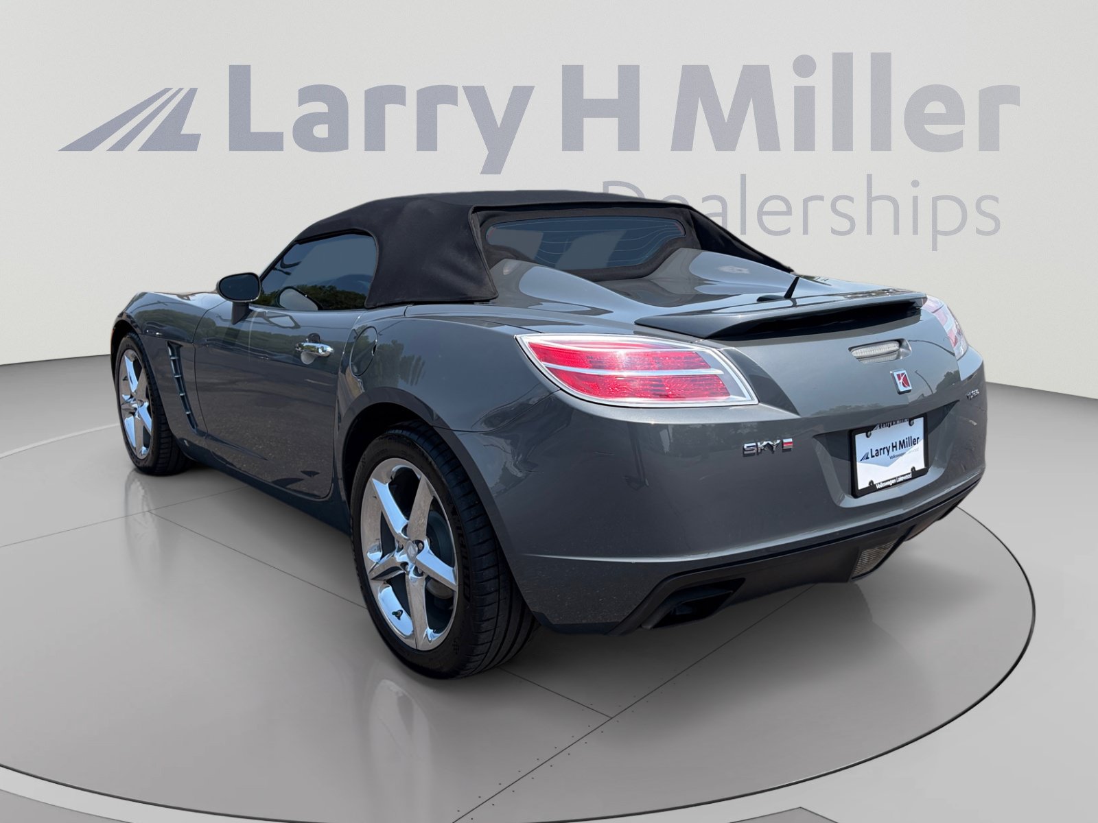 Used 2009 Saturn Sky Red Line RWD image 3