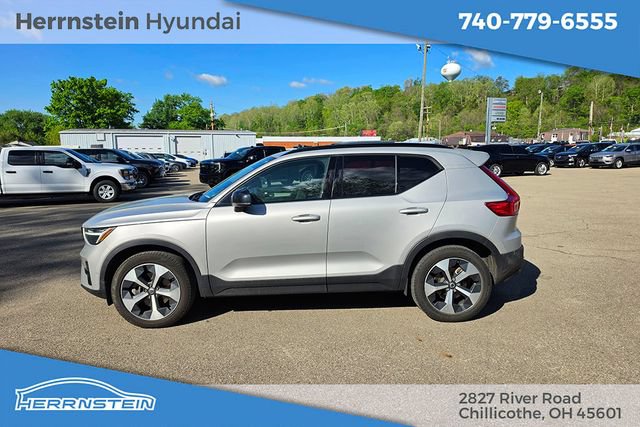 Used 2024 Volvo XC40 B5 Plus w/ Climate Package AWD/4WD image 4