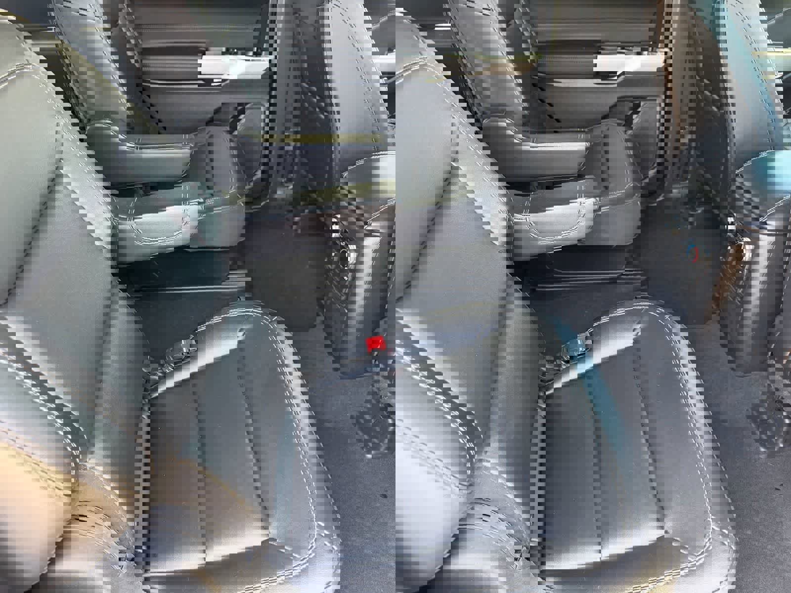 Used 2023 Ford Explorer XLT w/ Equipment Group 202A image 13