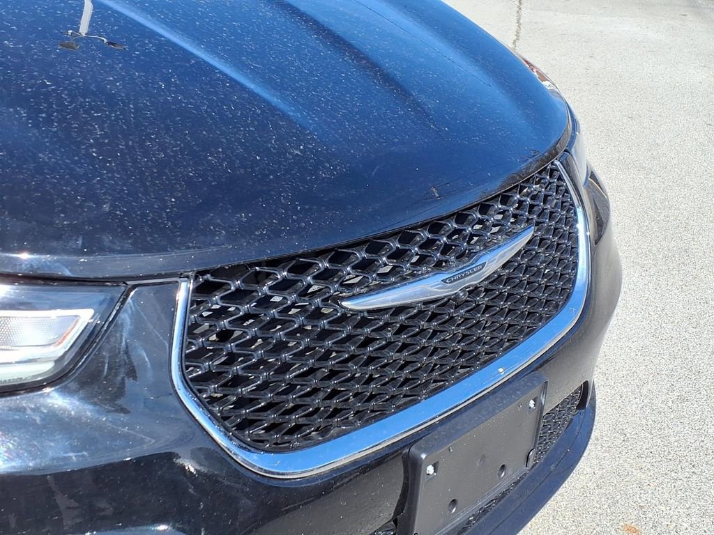 Used 2024 Chrysler Pacifica Touring-L FWD image 22