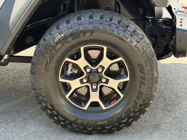 Used 2018 Jeep Wrangler Unlimited Rubicon w/ Dual Top Group AWD/4WD image 9