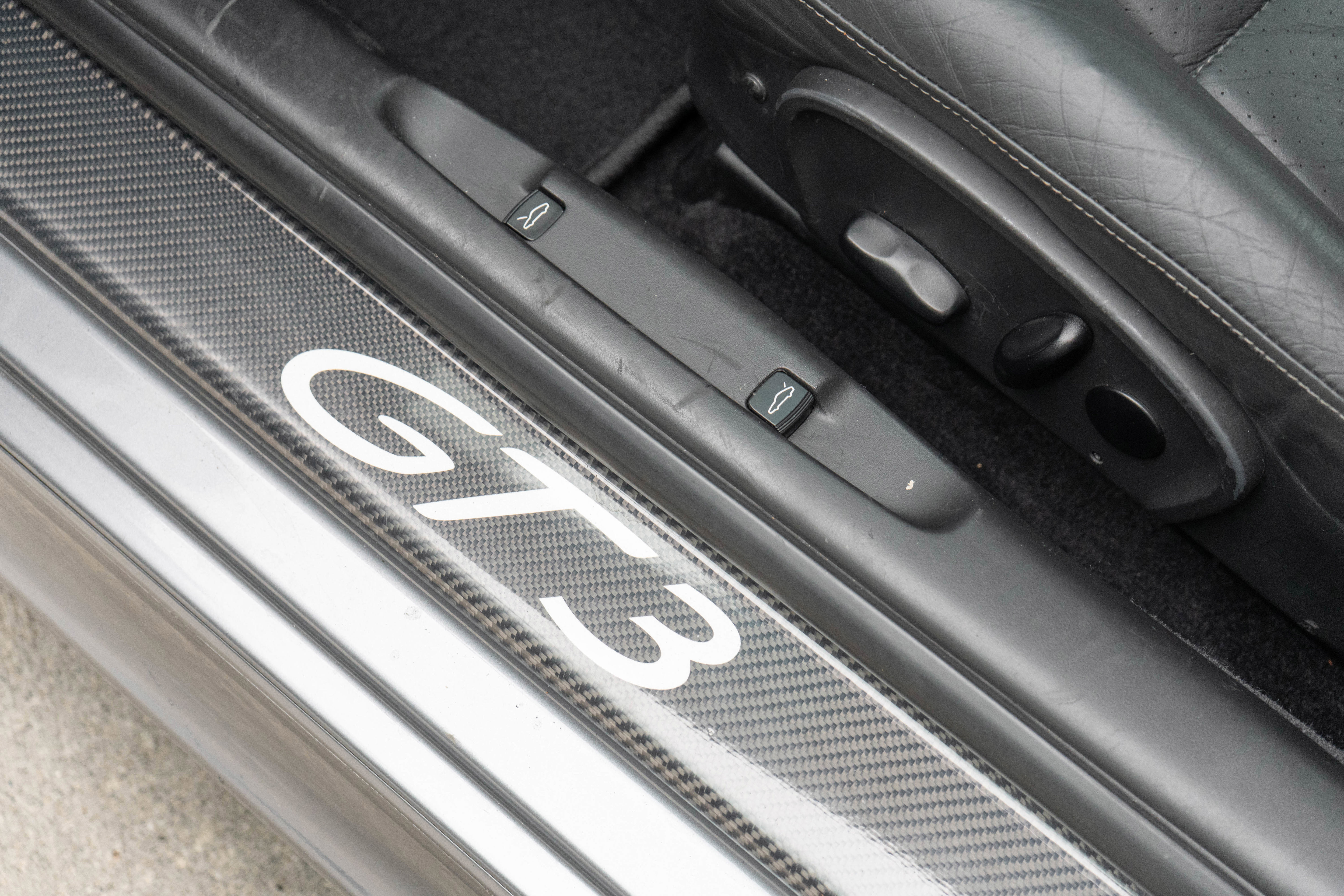Used 2004 Porsche 911 GT3 image 12