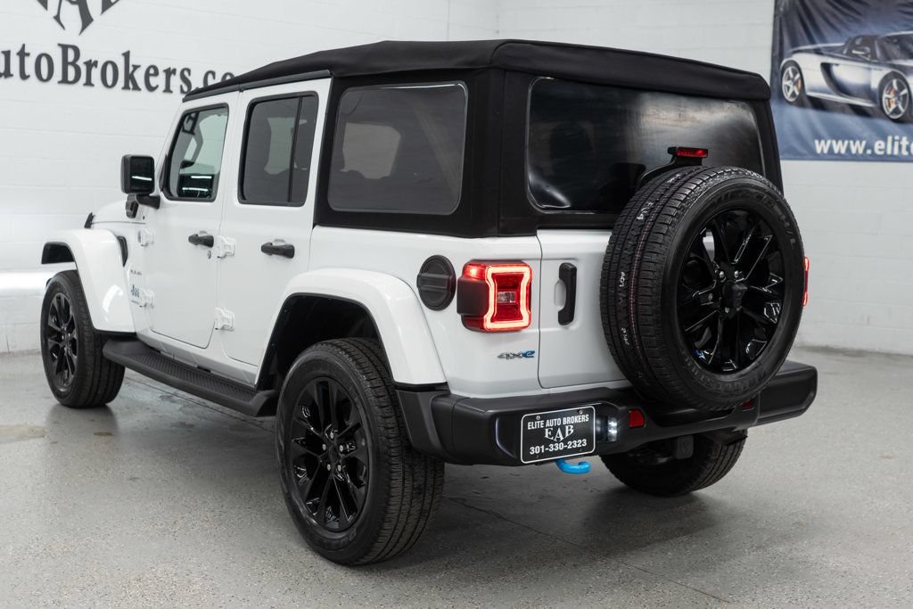 Used 2023 Jeep Wrangler Unlimited Sahara w/ Cold Weather Group AWD/4WD image 31