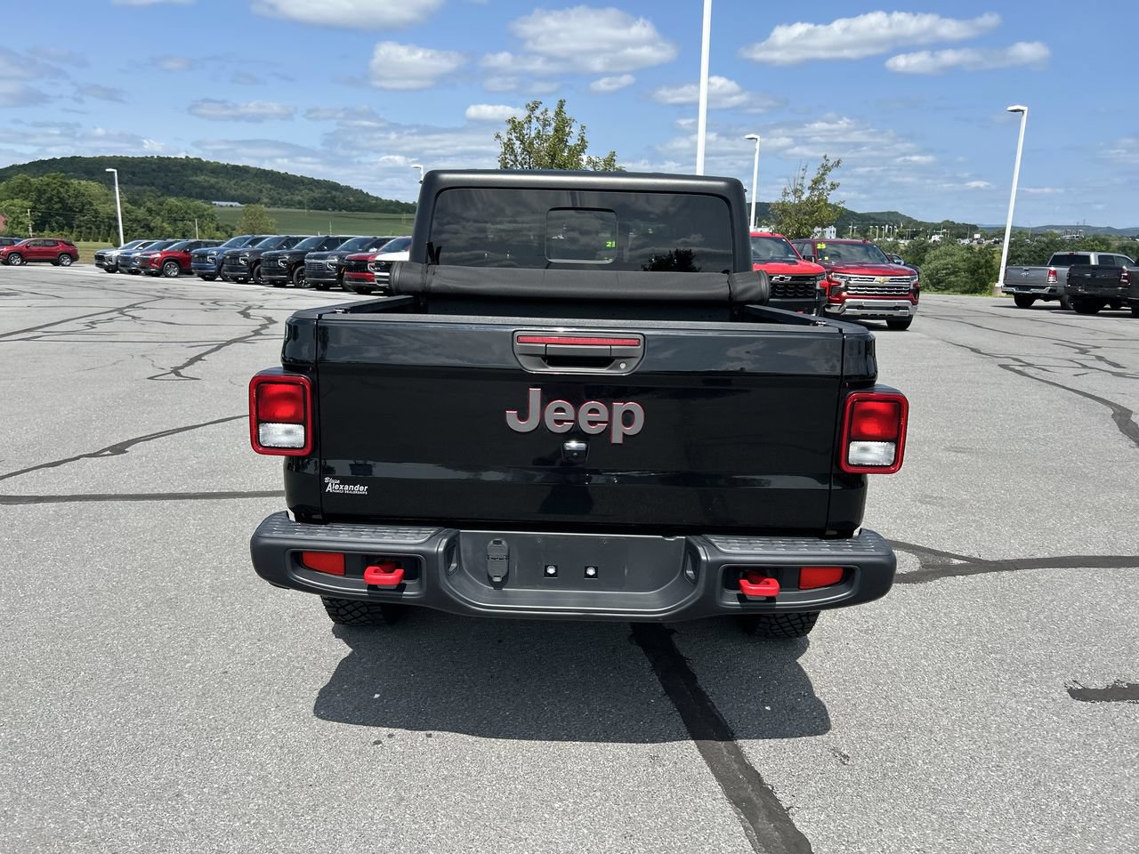 Used 2023 Jeep Gladiator Rubicon AWD/4WD image 6
