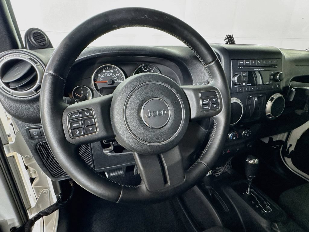 Used 2012 Jeep Wrangler Rubicon w/ PWR Convenience Group AWD/4WD image 12