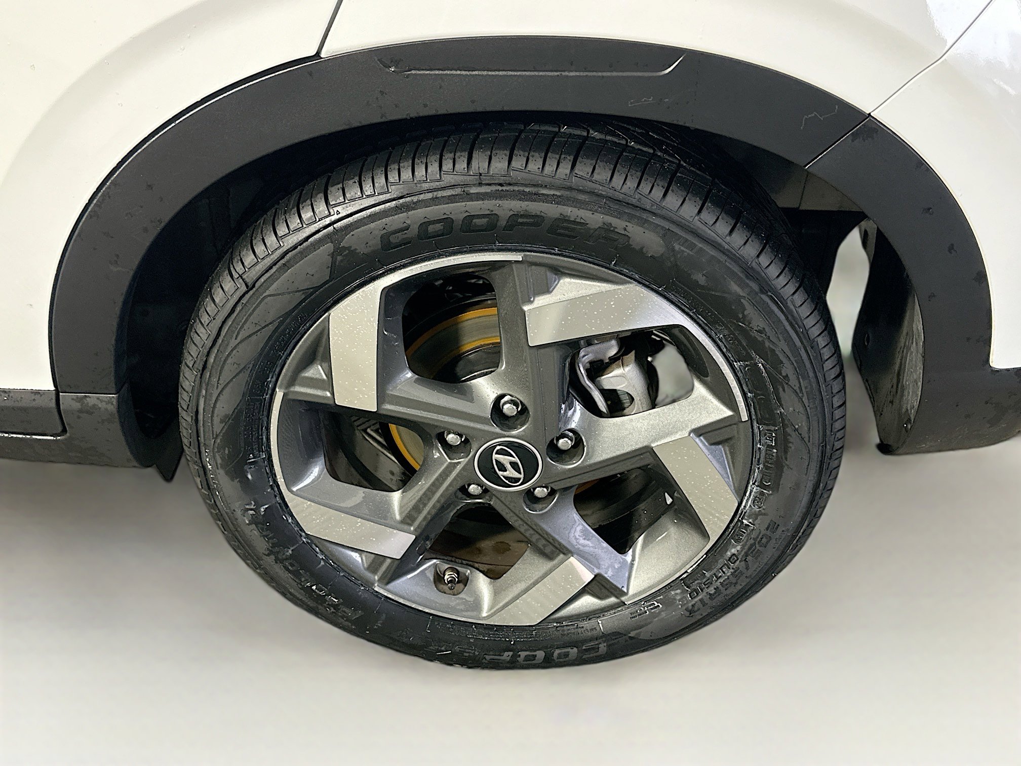 Used 2024 Hyundai Venue Limited image 11