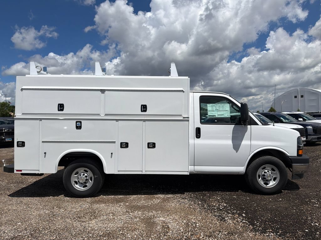New 2025 Chevrolet Express 3500 w/ Power Convenience Package RWD image 5
