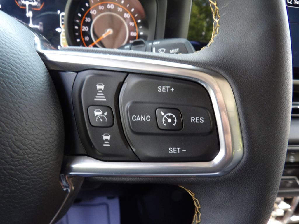 Used 2024 Jeep Wrangler Sahara w/ Technology Group AWD/4WD image 15