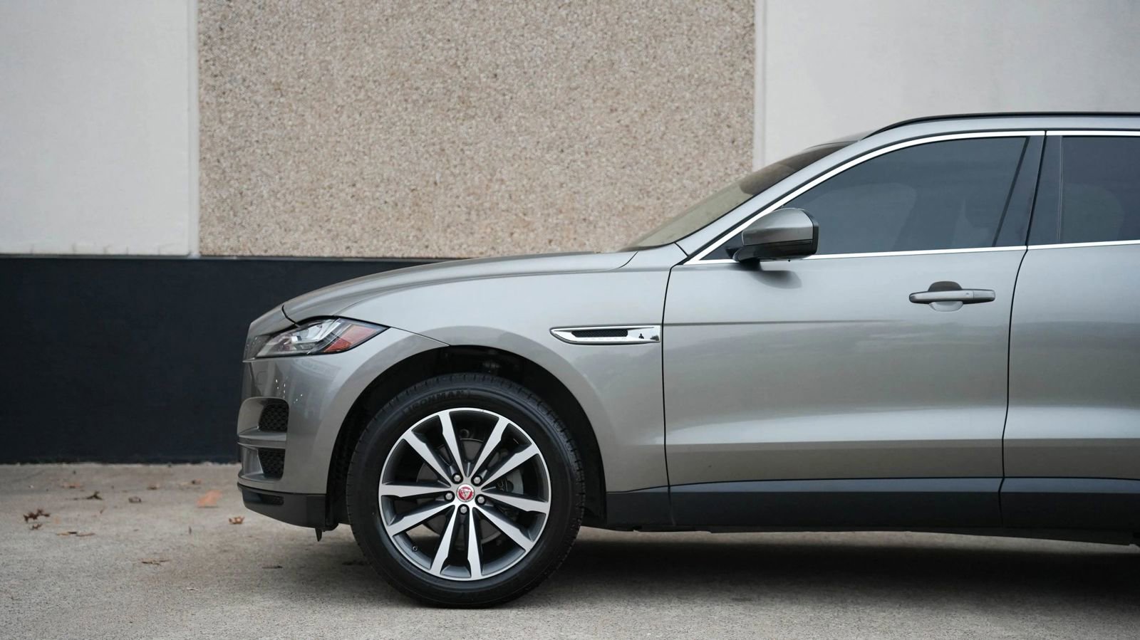 Used 2018 Jaguar F-PACE Prestige image 7