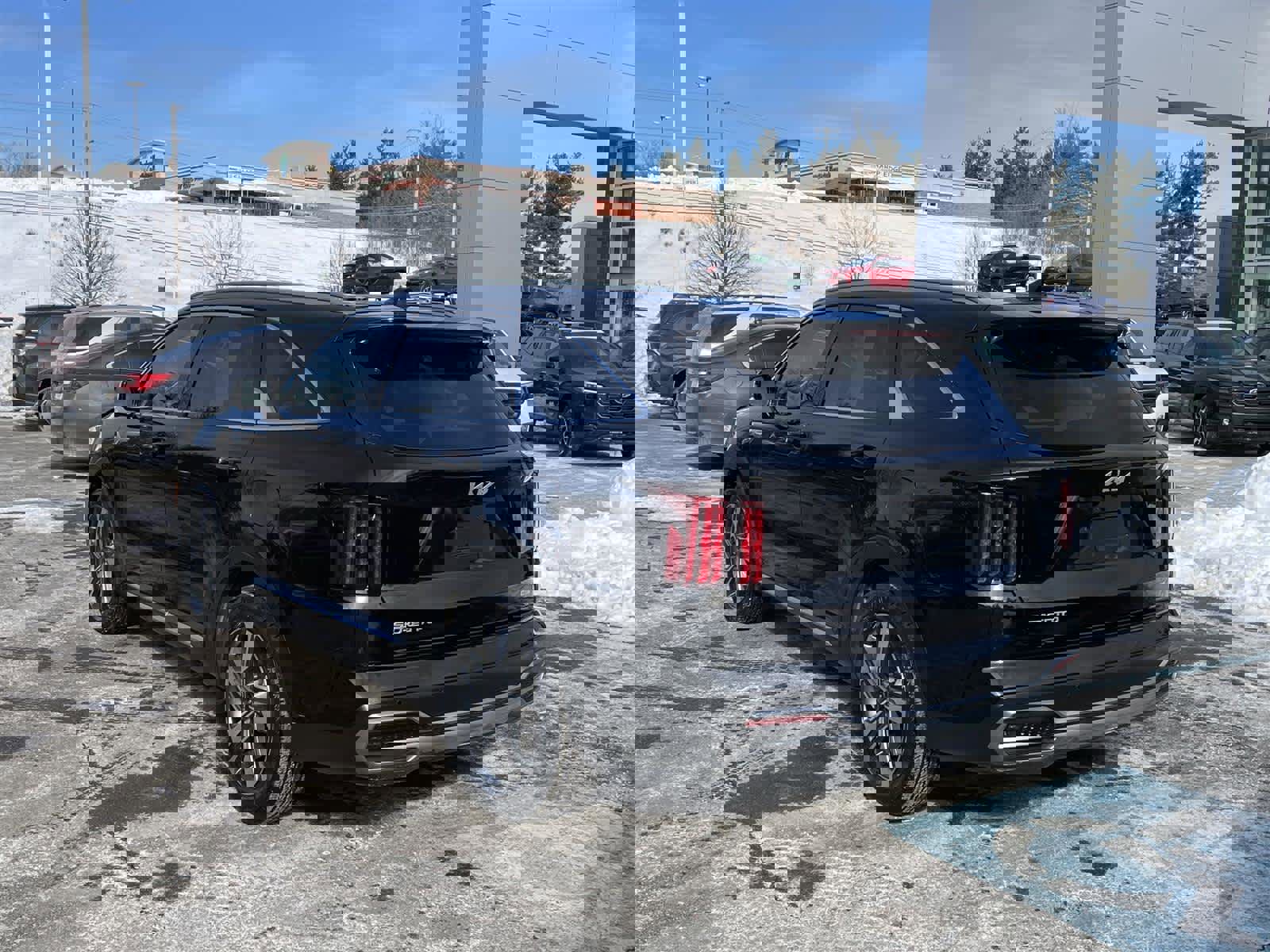 Used 2023 Kia Sorento SX Prestige w/ Panoramic Sunroof Package image 3