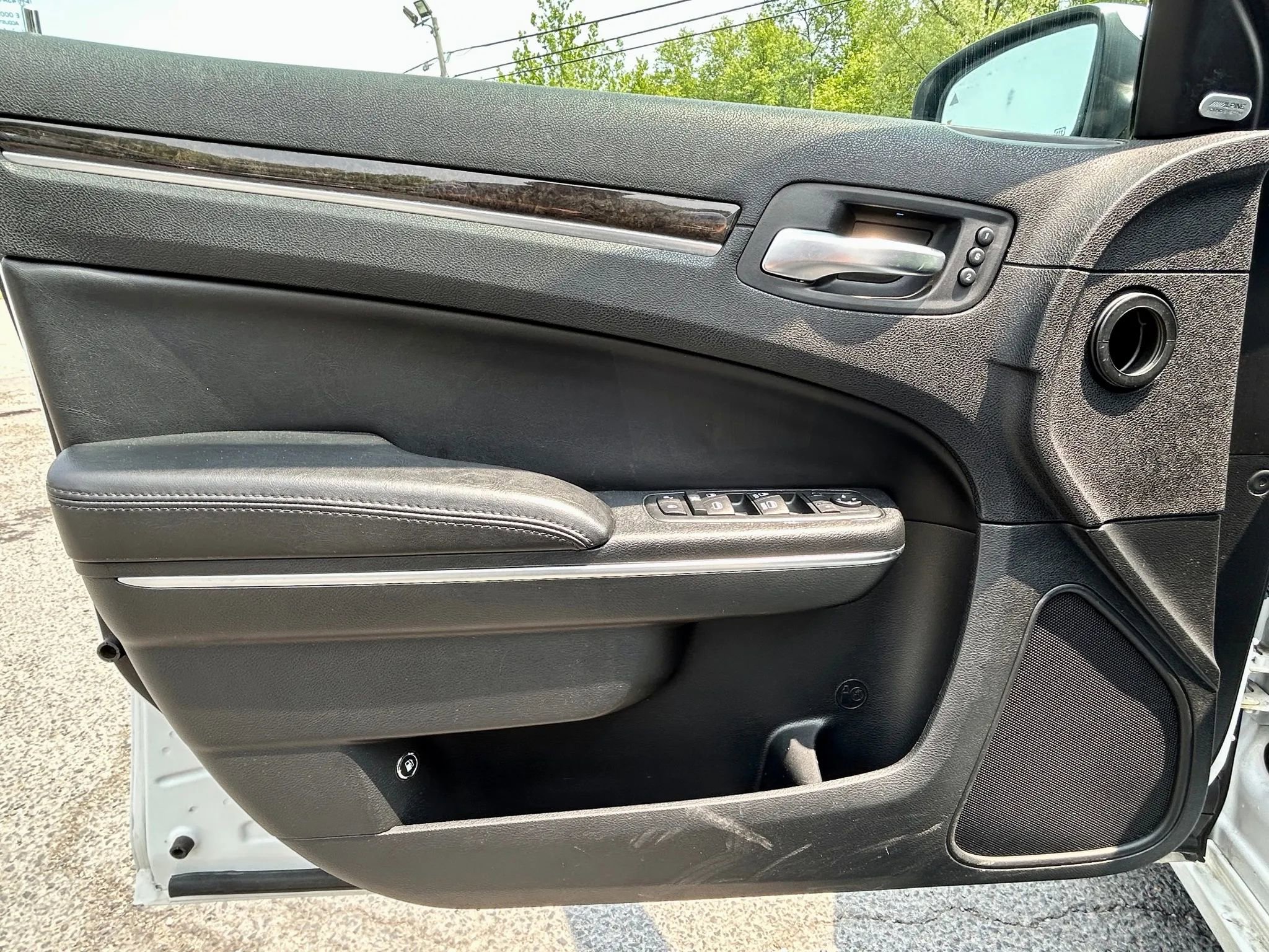 Used 2014 Chrysler 300 C w/ Light Group image 12