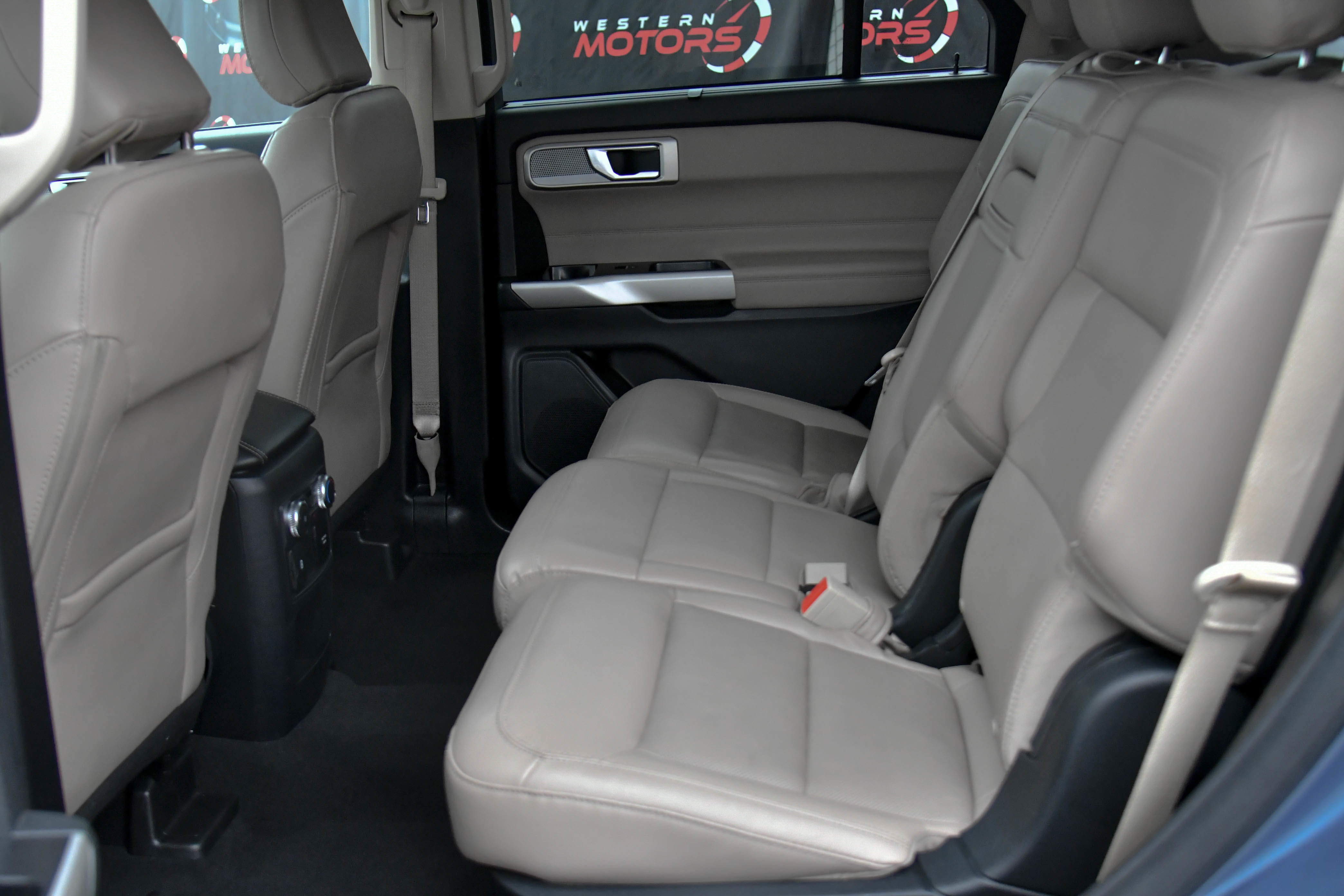 Used 2021 Ford Explorer Limited w/ Equipment Group 301A image 43