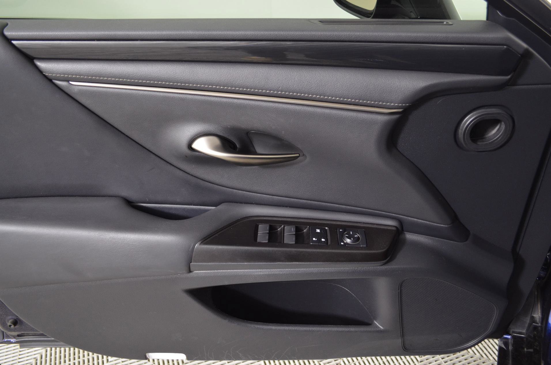 Used 2019 Lexus ES 350 w/ Accessory Package 2 FWD image 15