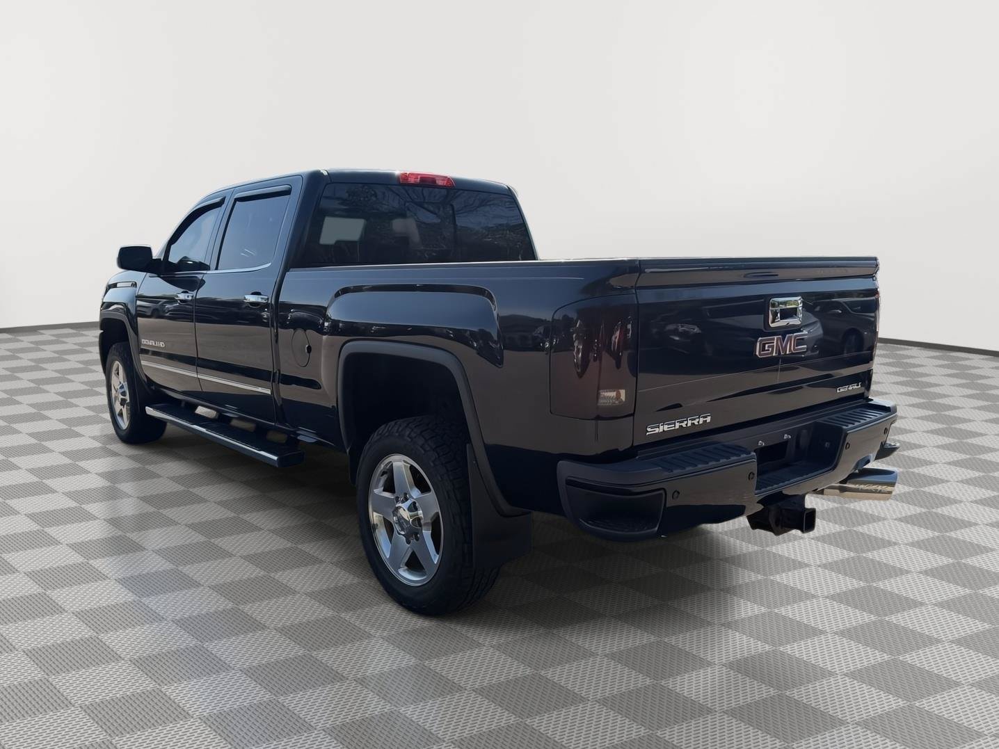 Used 2015 GMC Sierra 2500 Denali w/ Duramax Plus Package AWD/4WD image 6