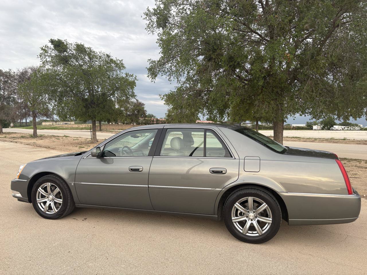 Used 2006 Cadillac DTS FWD image 13
